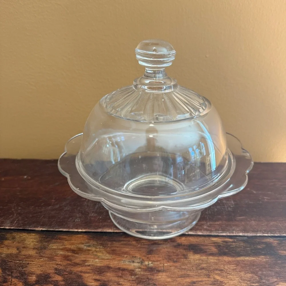 Vintage Clear Glass Dessert Butter Dish Cover with Scalloped‎ Edge and Lid